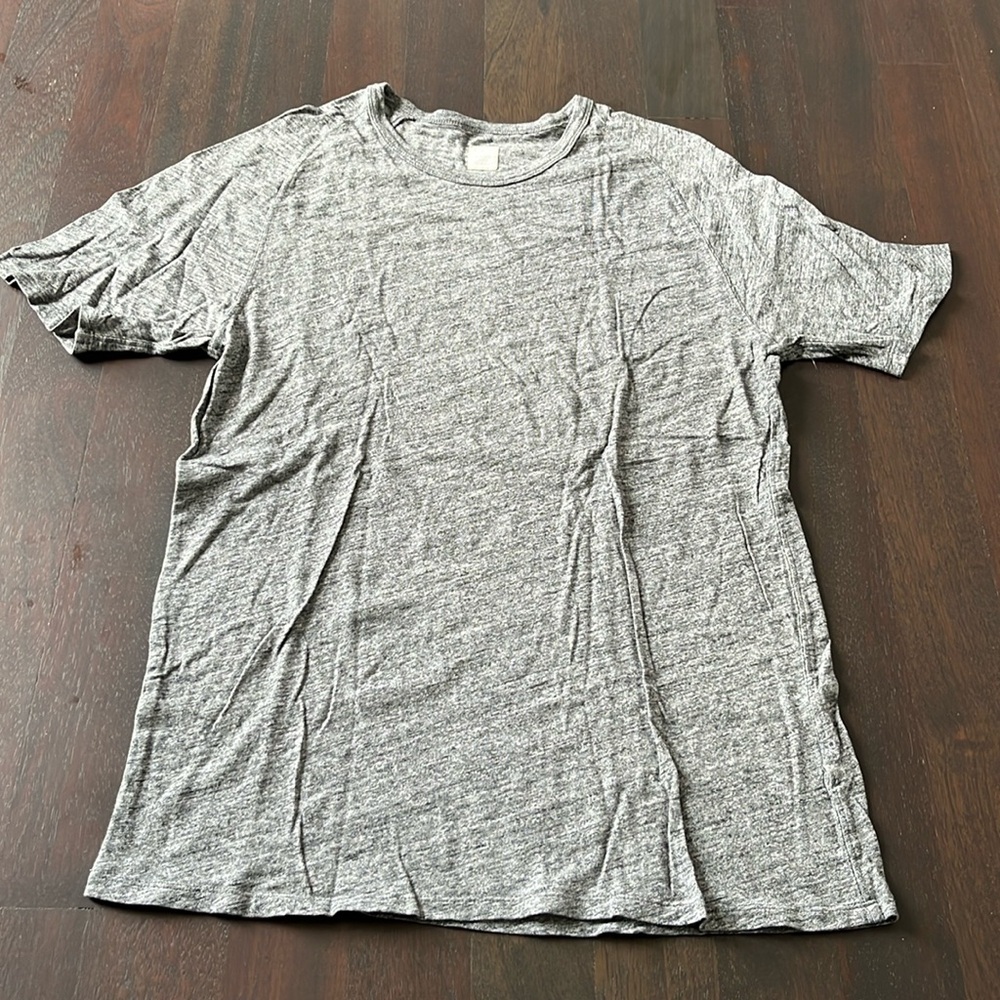 Men’s J. Crew t shirt
